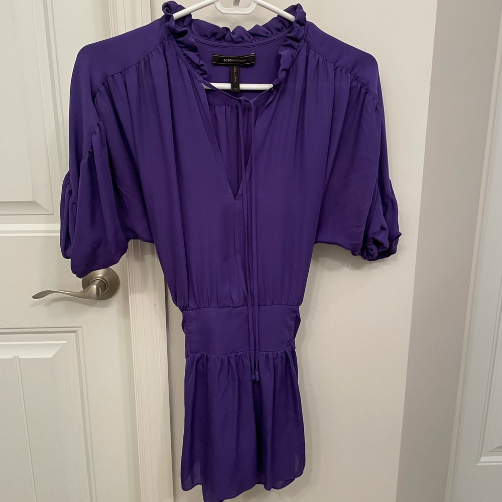BCBGMAXAZRIA
Purple dress shirt xxs